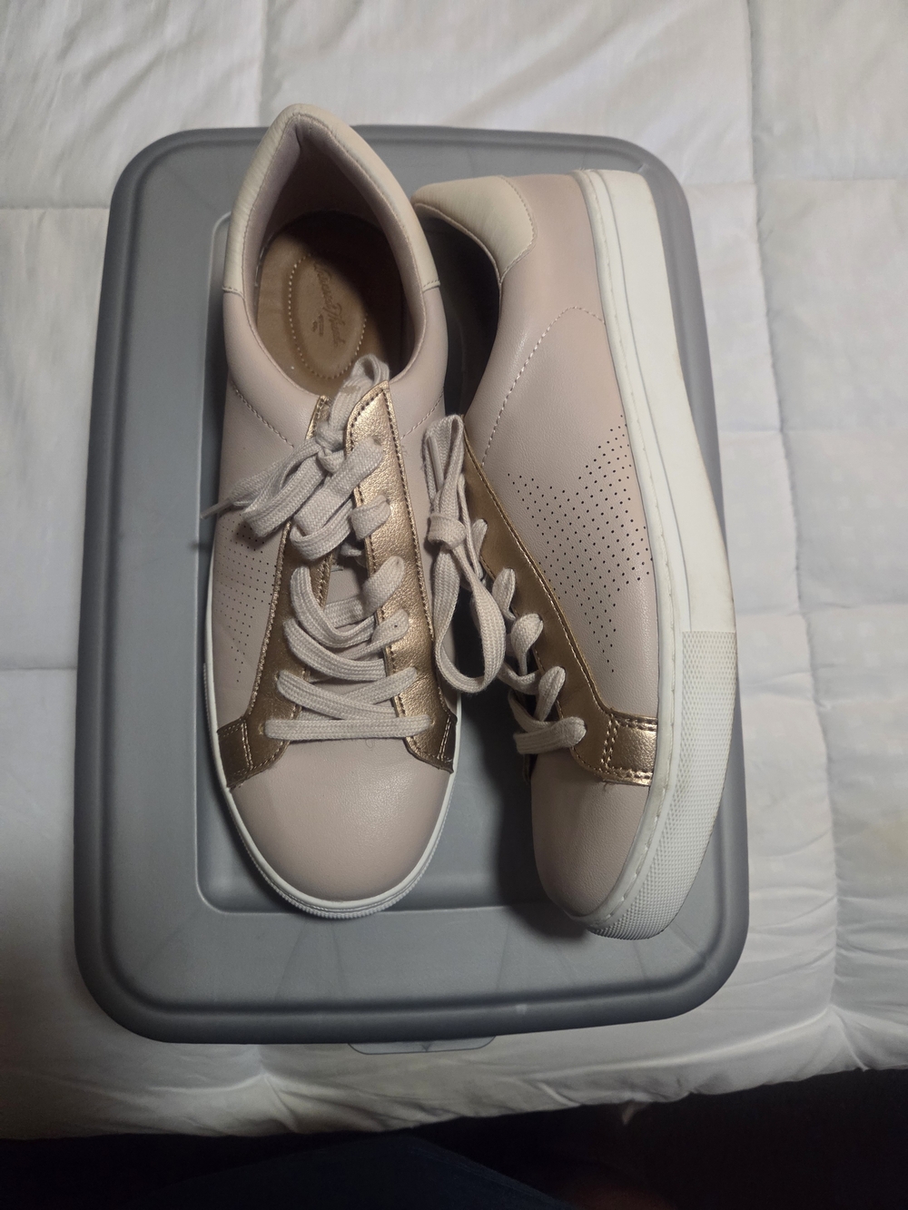 Women’s Casual Lace-Up Sneakers in Blush with Metallic Accent